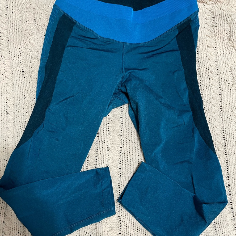 Lululemon seamless mesh tight size 14